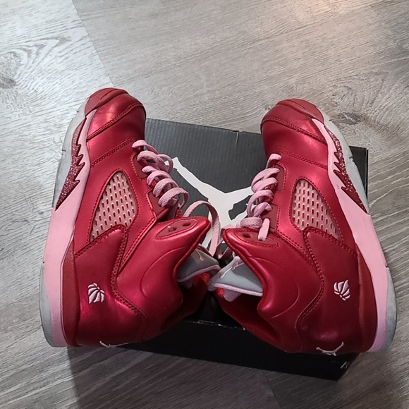 Girls Valentine's Jordan 5 retro ps - Picture 5 of 7